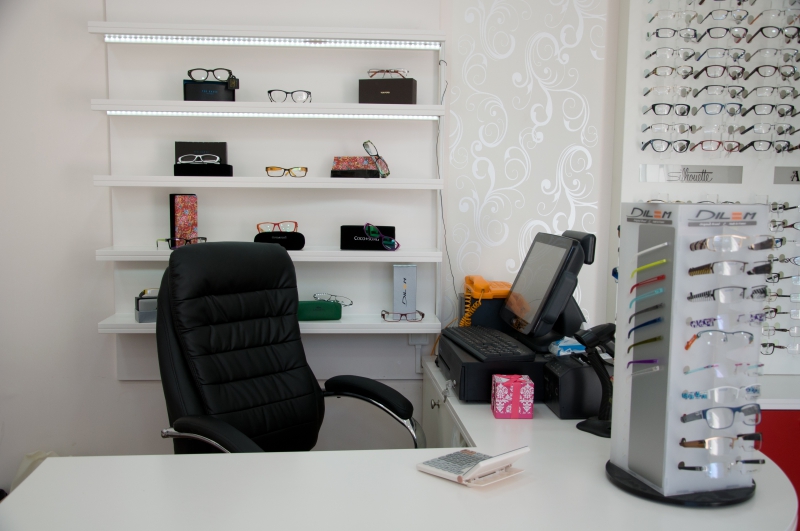 opticien-CLAVIERS-min_spectacle-office-furniture-room-interior-design-design-809392-pxhere.com